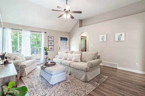 5125 Oliver Grove Cv, Arlington, TN 38002