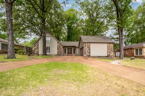 8300 Rembrook Dr, Memphis, TN 38016
