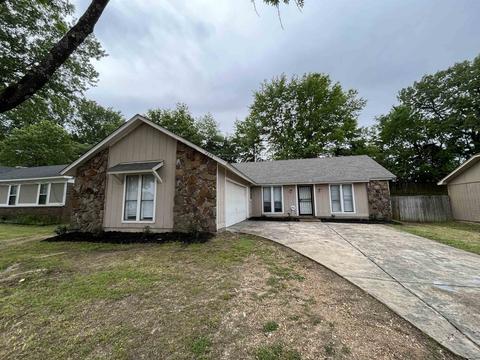 6695 Greenbark Dr, Memphis, TN 38115