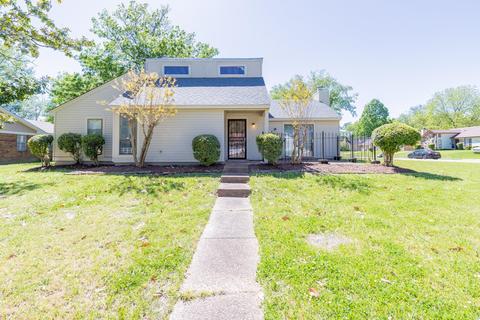 4555 Knotty Oaks Dr, Memphis, TN 38141