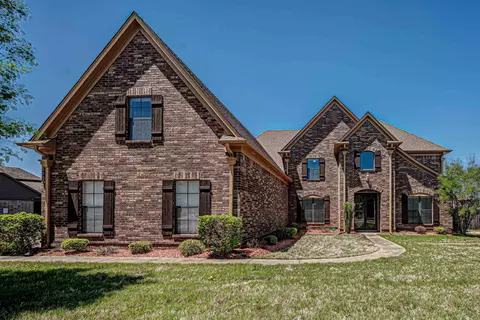 5011 Laurel Greens Dr, Memphis, TN 38125