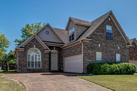 10515 S Ashglen Cir, Collierville, TN 38017