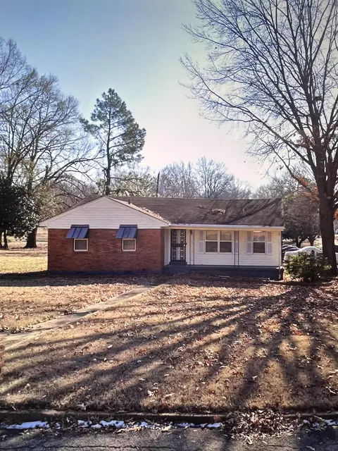 2105 Grovehaven Dr, Memphis, TN 38116