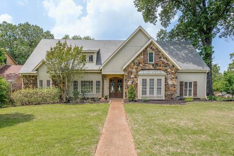 2561 Meadow Run Dr, Germantown, TN 38138