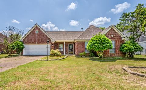 40 E Village Dr, Oakland, TN 38060