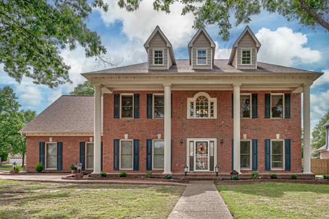 1471 Collingham Dr, Collierville, TN 38017