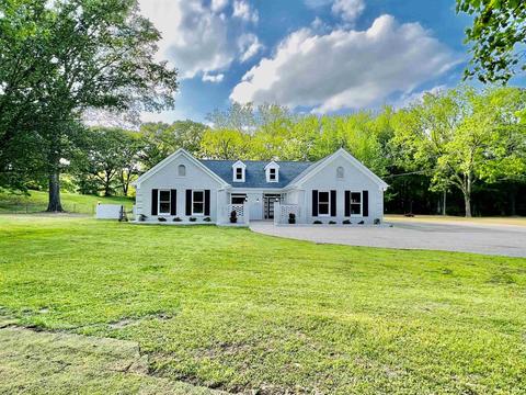 521 Oak St, Somerville, TN 38068