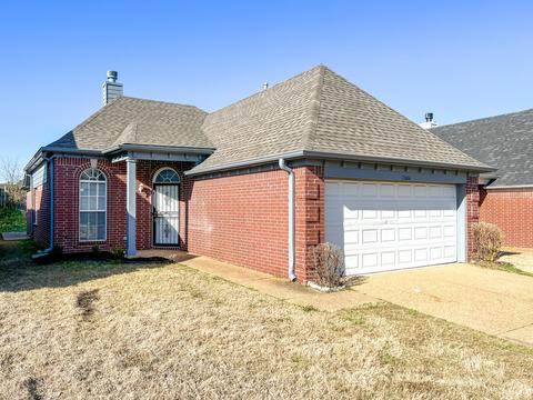 7064 Kings Crown Dr, Memphis, TN 38125