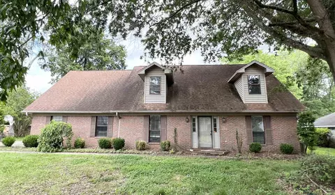 242 Woodside Ln, Dyersburg, TN 38024