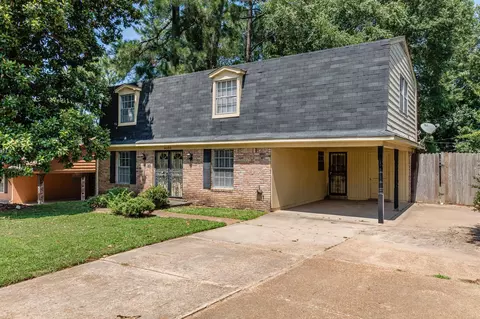 4068 Twin Lakes Dr, Memphis, TN 38128