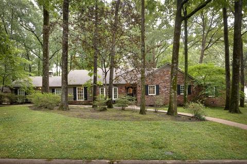 2250 Lochlevin Dr, Memphis, TN 38119