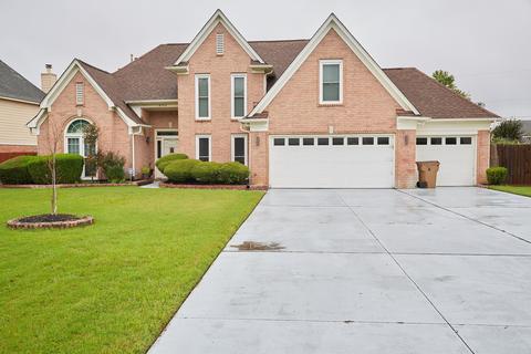 8762 Forest Breeze Dr, Cordova, TN 38018
