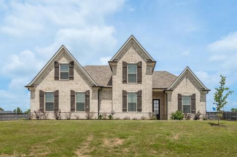 10 Laurel Pointe Cv, Oakland, TN 38060