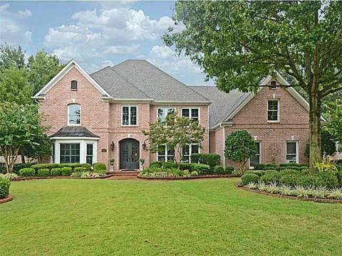 9525 Dogwood Estates Dr, Germantown, TN 38139
