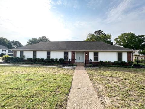 7967 Sunny Creek Dr, Germantown, TN 38138