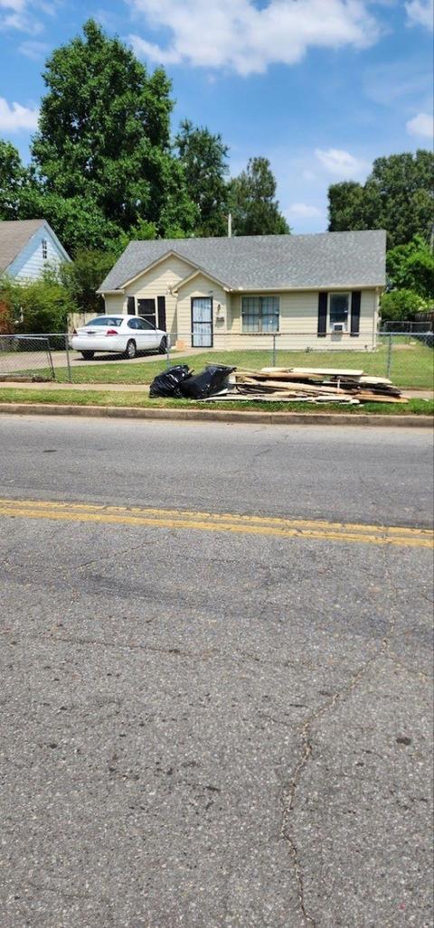 1696 N Graham St, Memphis, TN 38108