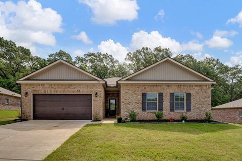 525 Beau Tisdale Dr, Oakland, TN 38060