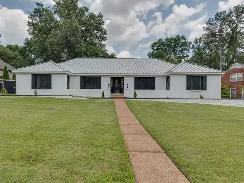 2392 Redbud Trail Dr, Germantown, TN 38139