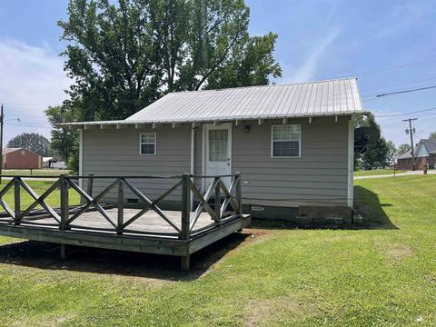 100 Fulghum St, Hornsby, TN 38044
