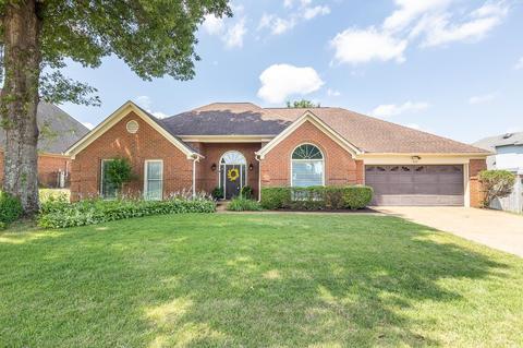 905 Grapevine Dr, Collierville, TN 38017
