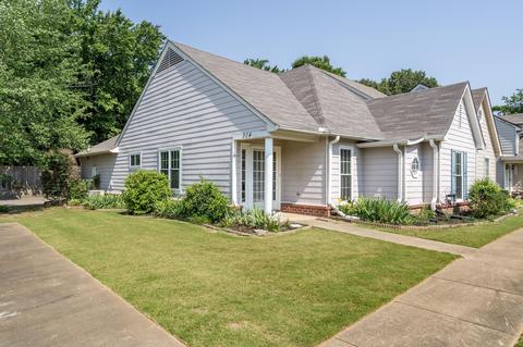 304 Center Springs Pl, Collierville, TN 38017