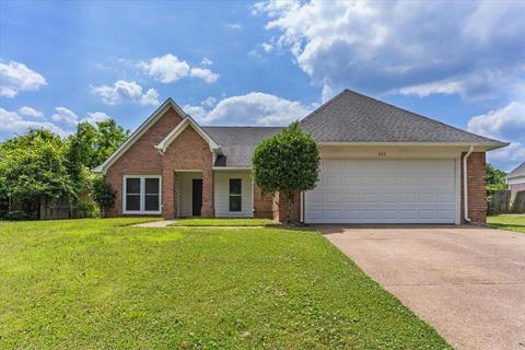 863 Cairn Creek Dr, Memphis, TN 38018