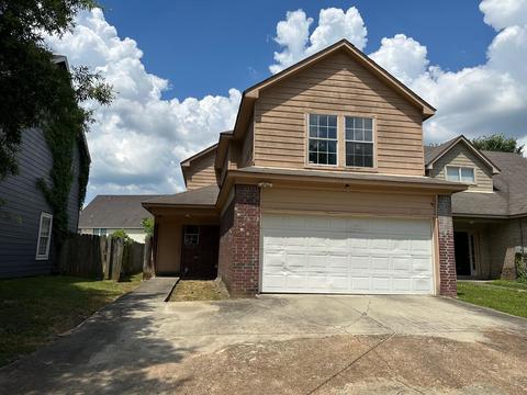 4697 Waterfront Oak Dr, Memphis, TN 38128