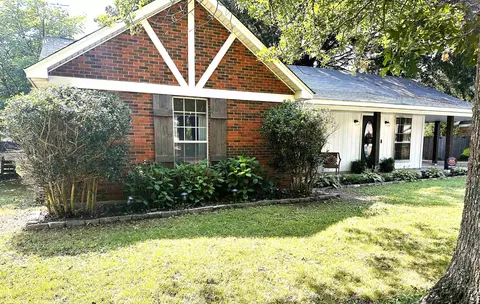 4041 Oak Rd, Bartlett, TN 38135