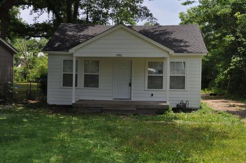 1951 Clifton St, Memphis, TN 38127
