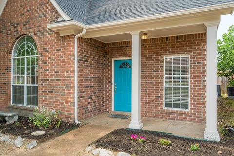 609 W Ashley Glen Cir, Memphis, TN 38018