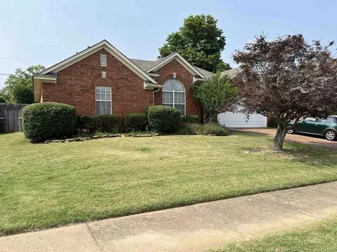 795 N Ericson Rd, Memphis, TN 38018