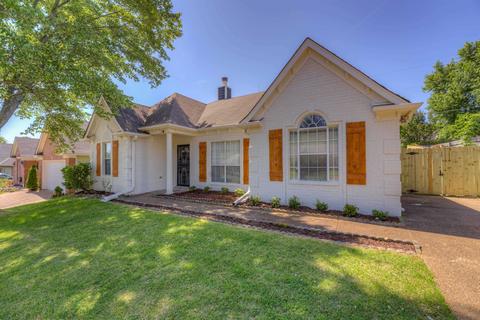 7111 Amberly Way Dr, Cordova, TN 38018