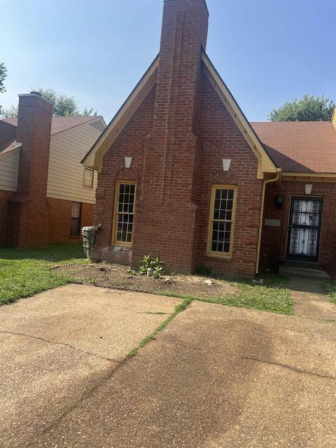 5842 Sunny Morning Dr, Memphis, TN 38141