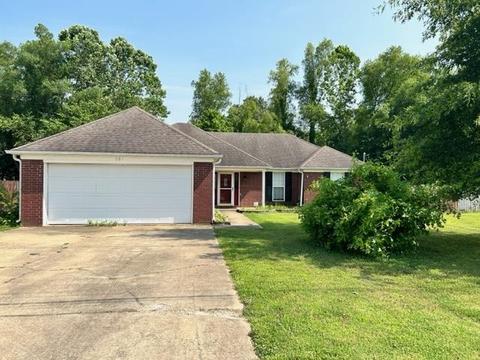 561 Bloomington Dr, Brighton, TN 38011