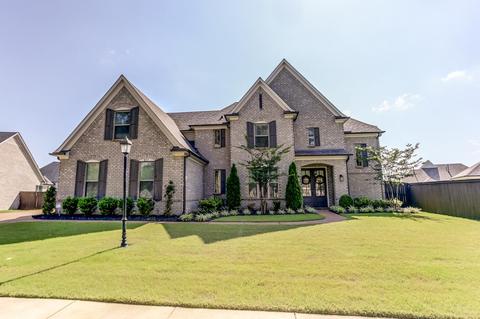 10517 Brandons Bluff Ln, Lakeland, TN 38002