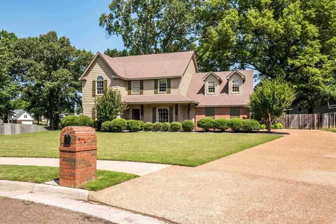 340 Fairwoods Dr, Collierville, TN 38017
