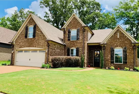 2200 Pendrell Ln, Cordova, TN 38016