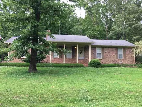 125 Autumn Dr, Selmer, TN 38375
