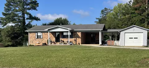 568 Circle Hill Dr, Selmer, TN 38375