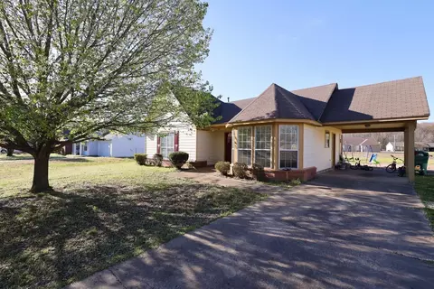 45 Oliver Ln, Moscow, TN 38057