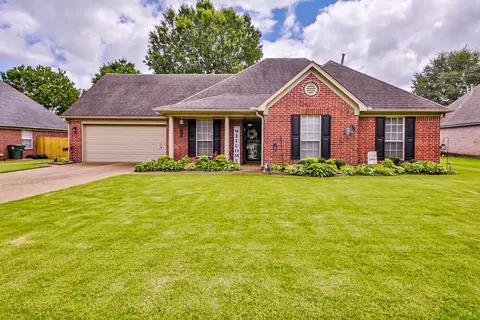 7393 Drew Valley Dr, Bartlett, TN 38133