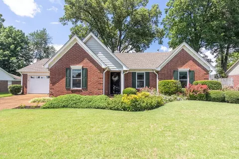8046 Sandywood Ln, Bartlett, TN 38133