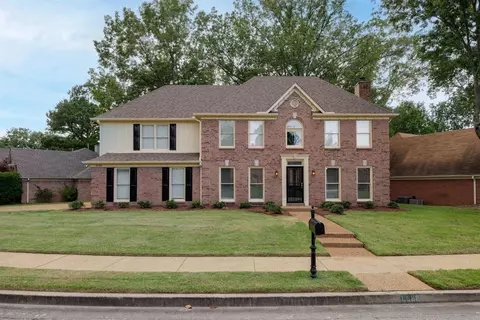 8688 Meadow Green Dr, Memphis, TN 38016