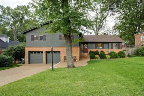 5636 Barfield Rd, Memphis, TN 38120