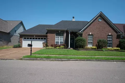 1620 Farkleberry Dr, Cordova, TN 38016