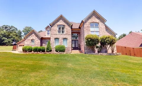 9240 Bluebird Hill Cv, Lakeland, TN 38002