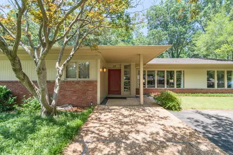 125 Grove Park Cir, Memphis, TN 38117
