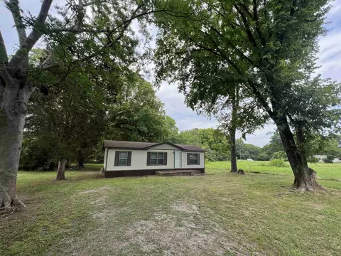 70 Talley St, Savannah, TN 38372