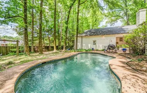 2165 Wickersham Ln, Germantown, TN 38139