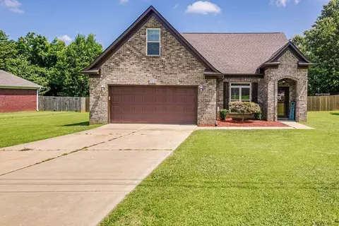 254 Sterling Farm Dr, Atoka, TN 38004